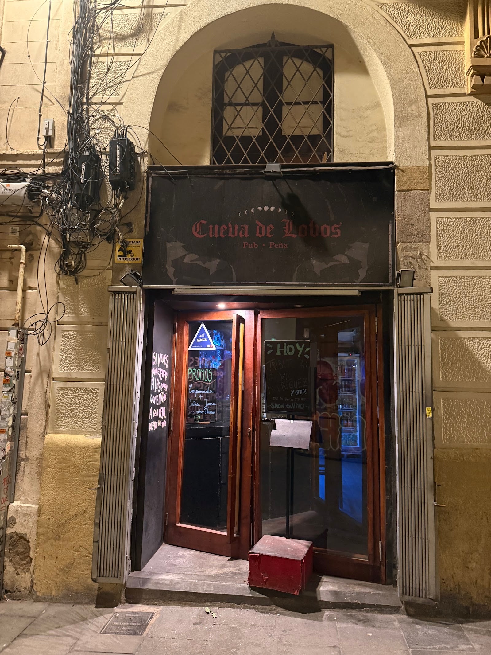 Cova de Llops - Penya Bar